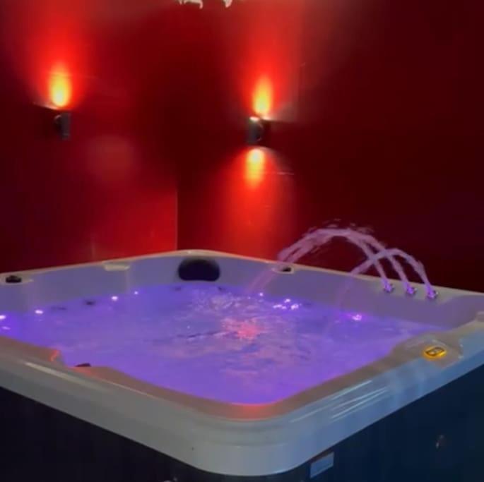 The Exclusive Jacuzzi Apartment Birmingham Zewnętrze zdjęcie