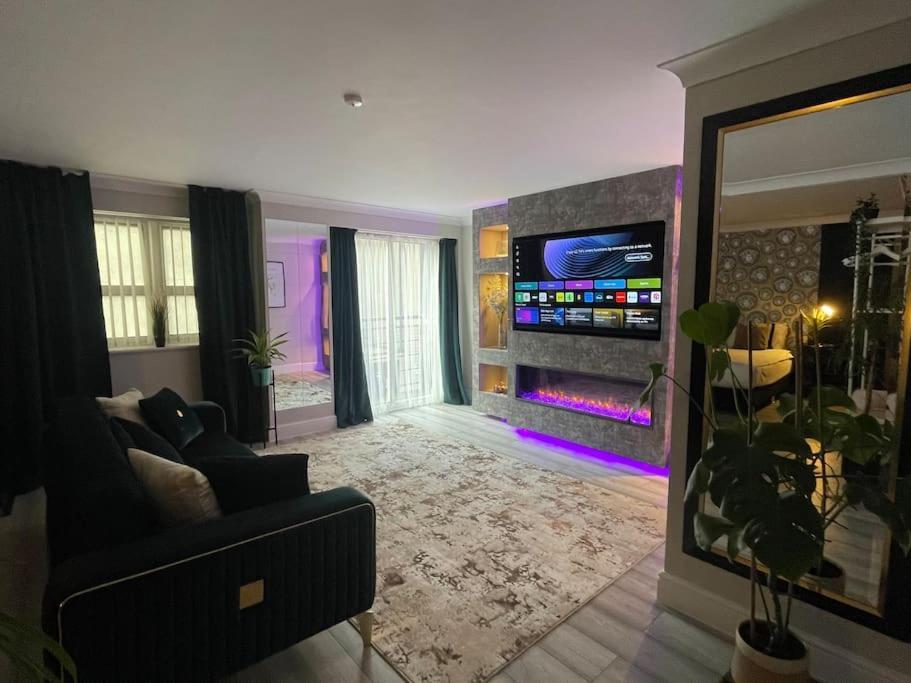 The Exclusive Jacuzzi Apartment Birmingham Zewnętrze zdjęcie